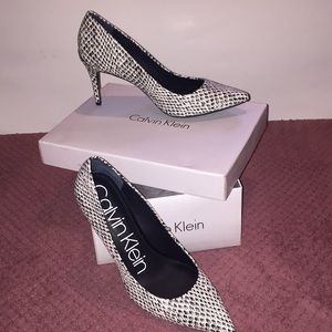 (NEW) Calvin Klein High-heels (Black/White)